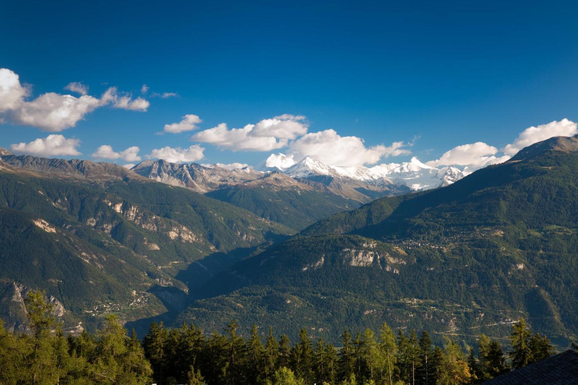 Hotel Helvetia Intergolf Crans-Montana Bagian luar foto