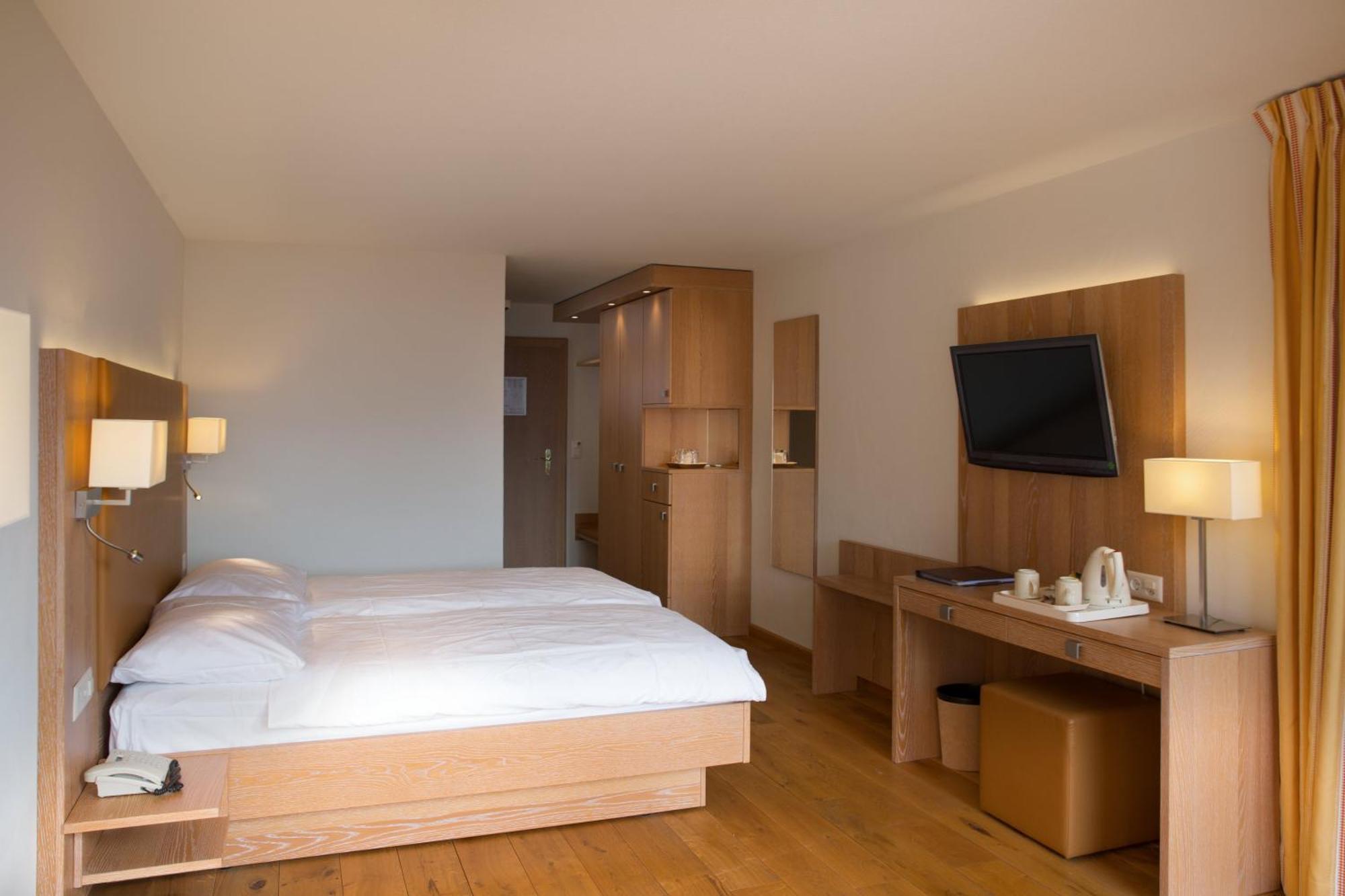 Hotel Helvetia Intergolf Crans-Montana Bagian luar foto