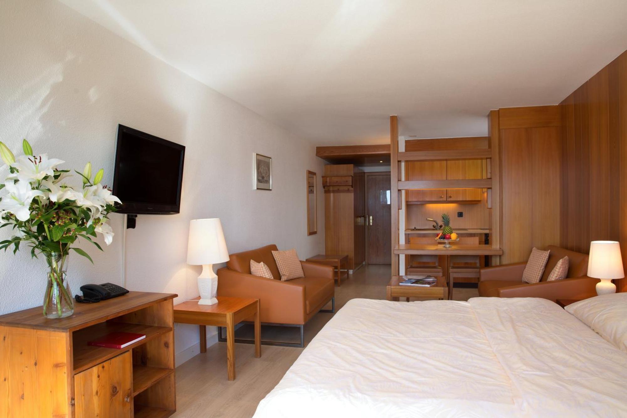 Hotel Helvetia Intergolf Crans-Montana Bagian luar foto