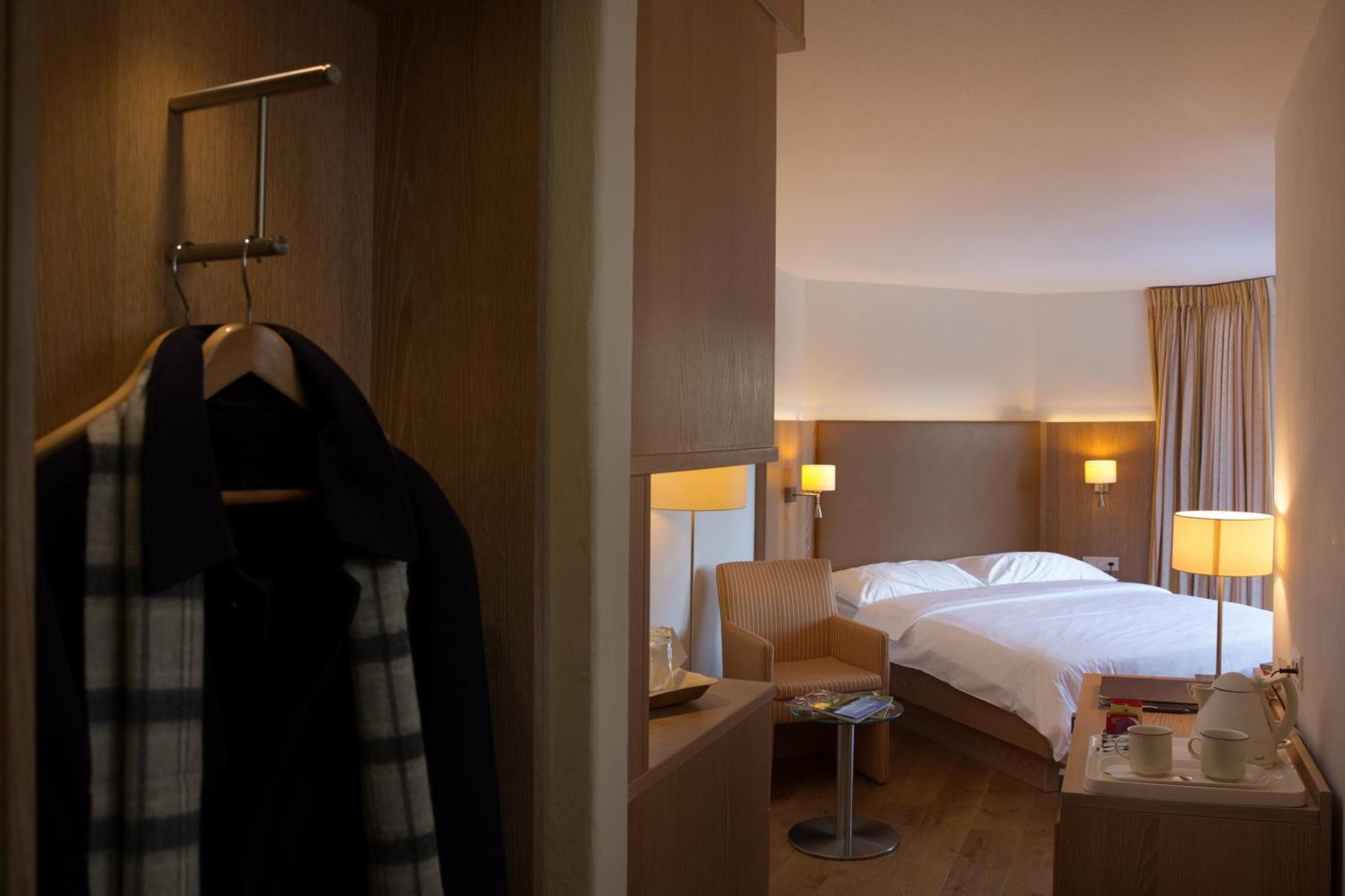 Hotel Helvetia Intergolf Crans-Montana Bagian luar foto