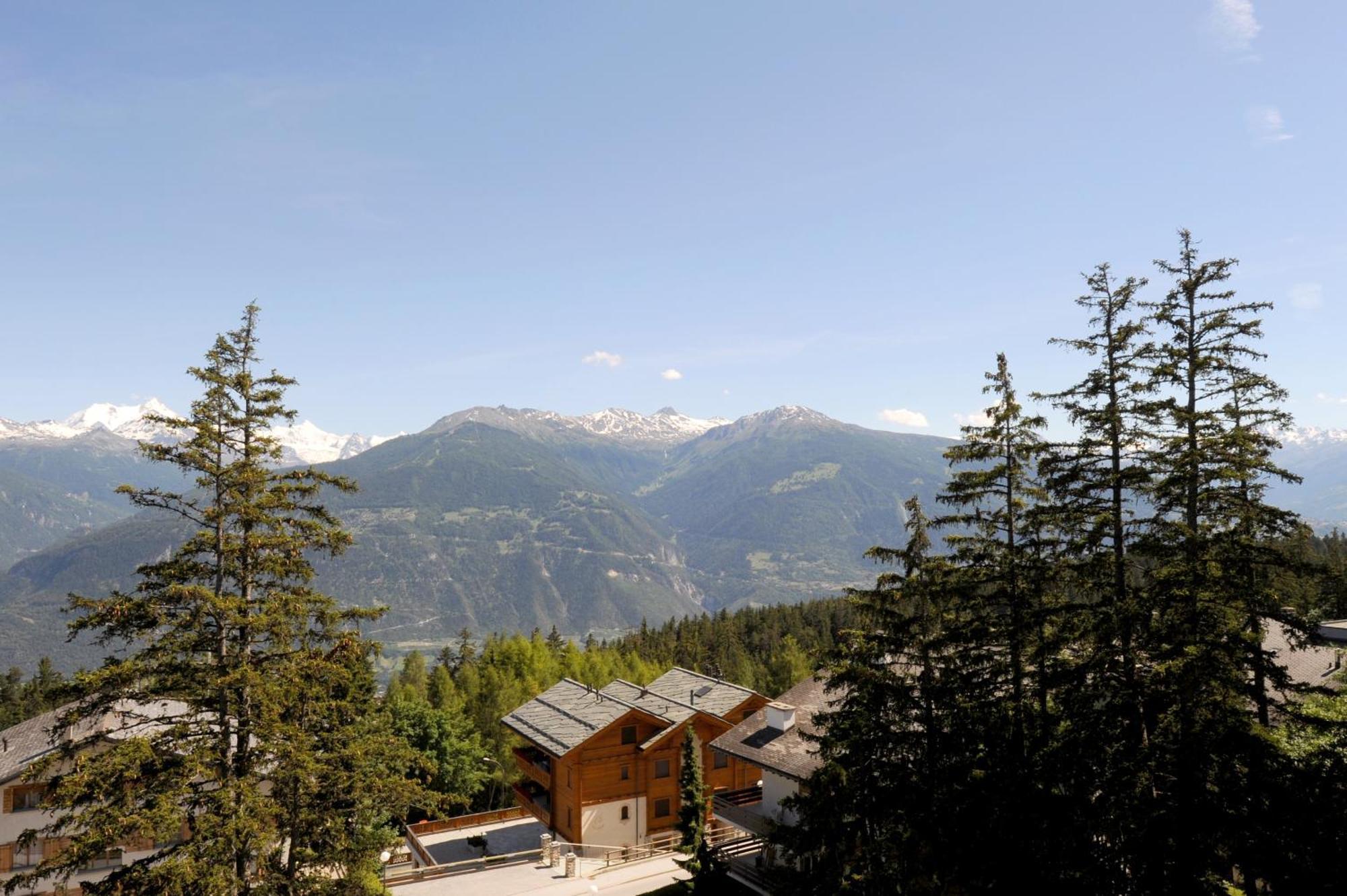 Hotel Helvetia Intergolf Crans-Montana Bagian luar foto