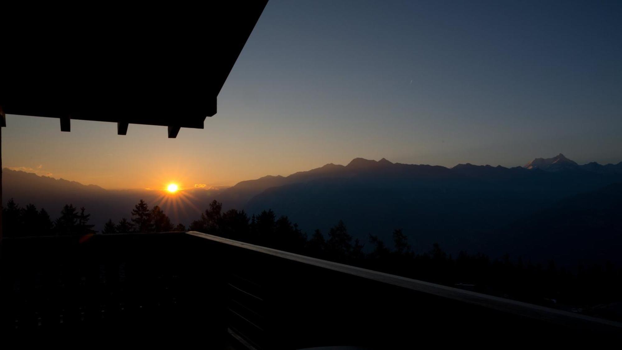 Hotel Helvetia Intergolf Crans-Montana Bagian luar foto
